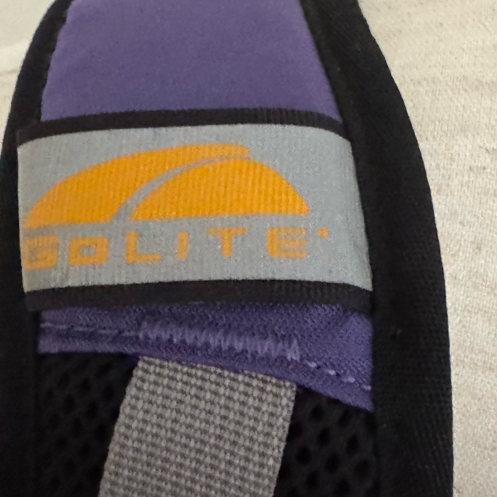 GoLite VO24, an ultralight hiking daypack specifically designed for Women - Picture 6 of 11